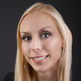 Laura Bobolts headshot